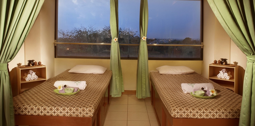 Imagen de los interiores del Hotel Puri Kiic Golf View. Foto 11