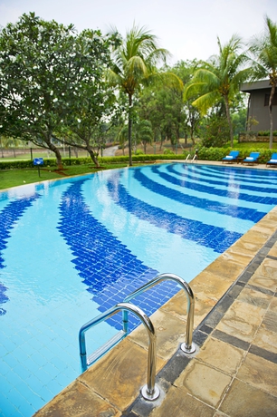 Imagen de la piscina del Hotel Puri Kiic Golf View. Foto 18