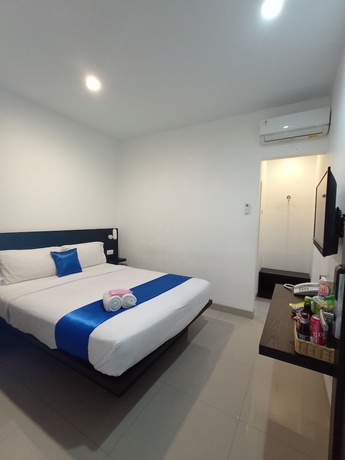 Imagen de la habitación del Hotel Puri Maju. Foto 4