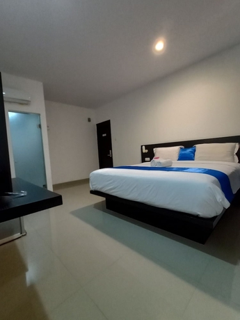 Imagen de la habitación del Hotel Puri Maju. Foto 9