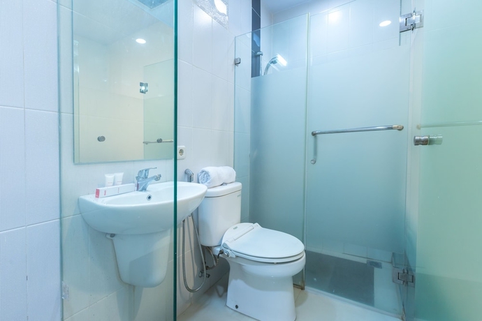 Imagen de la habitación del Hotel Puri Maju. Foto 11