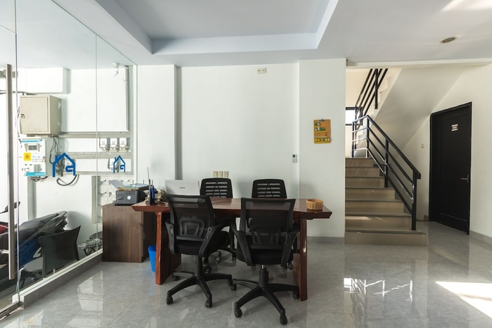 Imagen de los interiores del Hotel Puri Maju. Foto 18