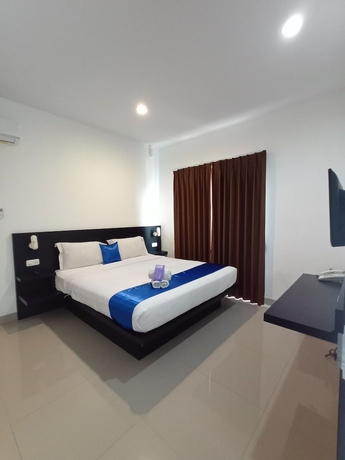 Imagen de la habitación del Hotel Puri Maju. Foto 13