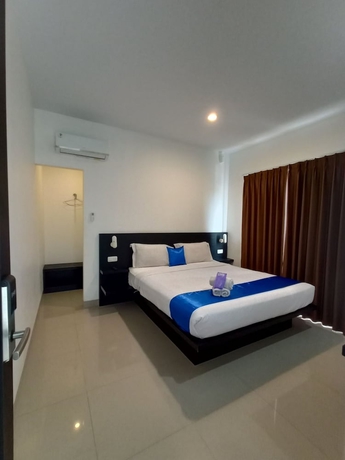 Imagen de la habitación del Hotel Puri Maju. Foto 14