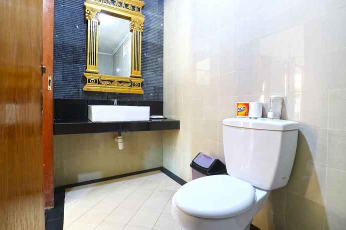 Imagen de la habitación del Hotel Puri Nusa Beach. Foto 10