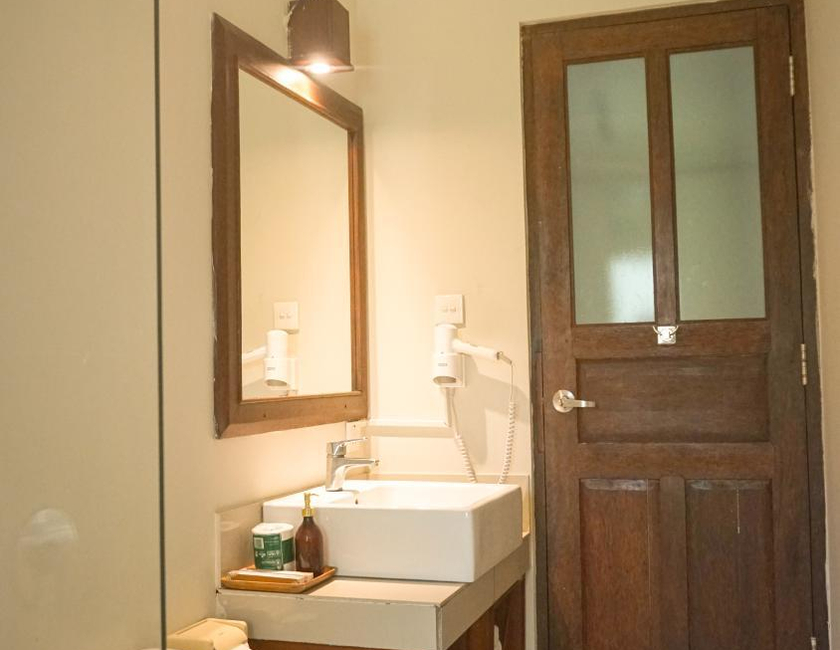 Imagen general del Hotel Puri Rinjani Bungalows. Foto 2