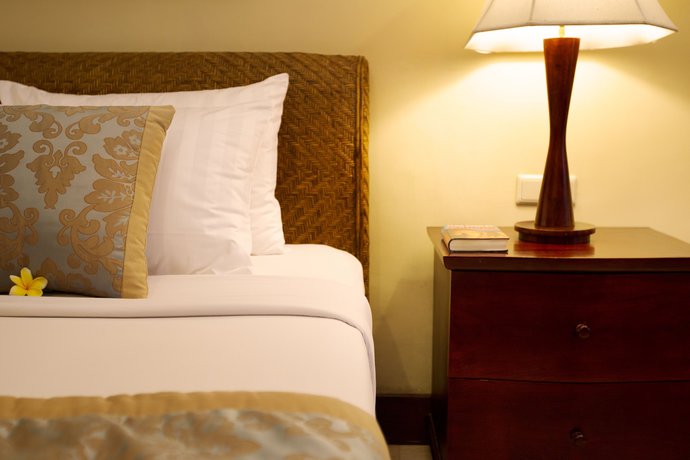 Imagen de la habitación del Hotel Puri Santrian. Foto 5