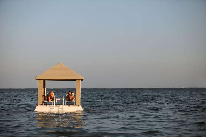 Imagen de los exteriores del Hotel Puri Santrian. Foto 18