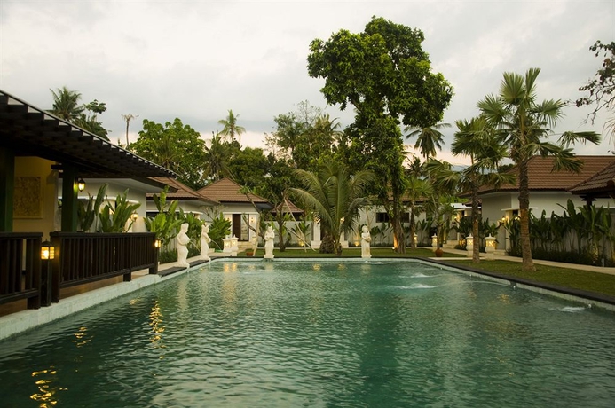 Imagen de la piscina del Hotel Puri Saron Baruna Beach. Foto 13