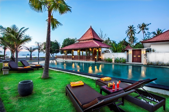 Imagen de la piscina del Hotel Puri Saron Baruna Beach. Foto 15