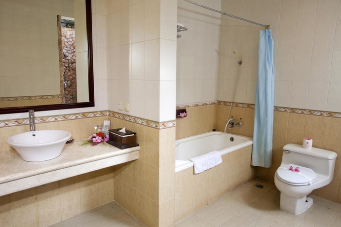 Imagen de la habitación del Hotel Puri Saron Senggigi. Foto 4