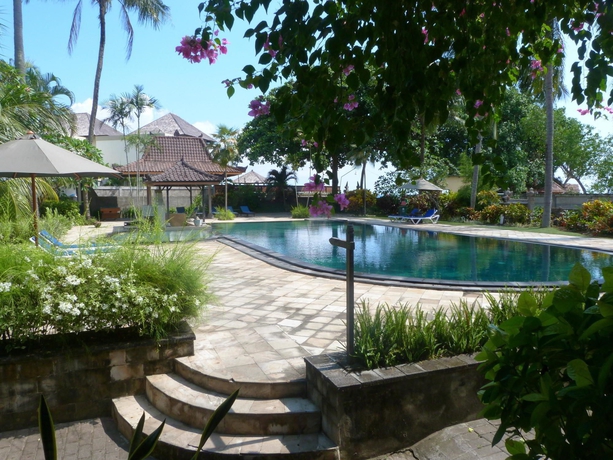 Imagen de la piscina del Hotel Puri Saron Senggigi. Foto 16