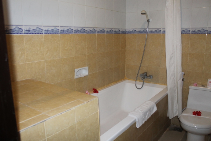 Imagen de la habitación del Hotel Puri Saron Senggigi. Foto 6