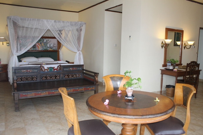Imagen de los interiores del Hotel Puri Saron Senggigi. Foto 12