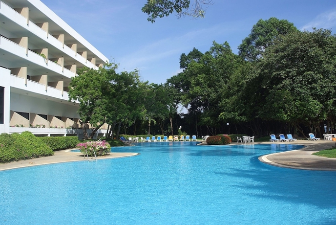 Imagen de la piscina del Hotel Purimas Beach Hotel and Spa. Foto 15