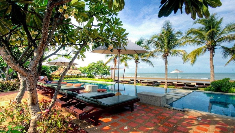 Imagen de la piscina del Hotel Purimuntra Resort and Spa. Foto 15