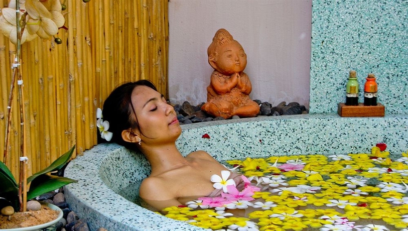 Imagen de la piscina del Hotel Purimuntra Resort and Spa. Foto 16