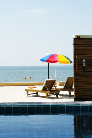 Imagen de la piscina del Hotel Purin Resort & Restaurant. Foto 8