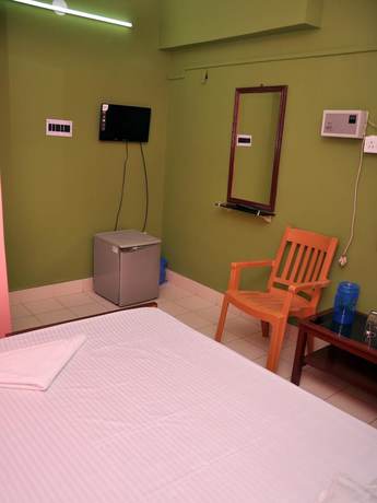 Imagen de la habitación del Hotel Purnima. Foto 11