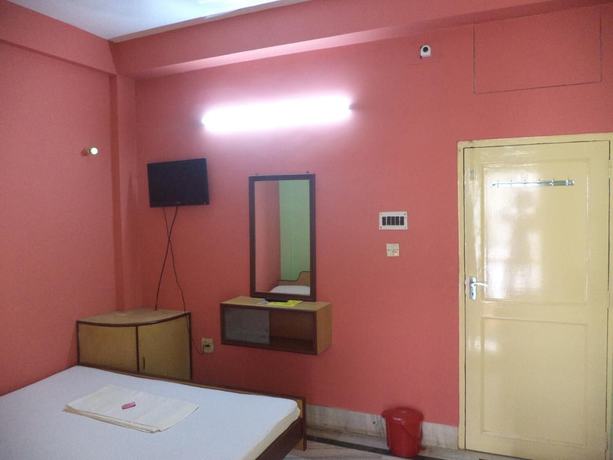Imagen de la habitación del Hotel Purnima. Foto 17