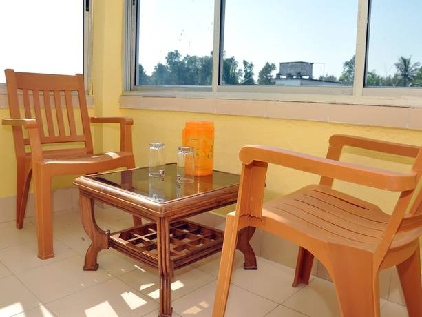 Imagen del bar/restaurante del Hotel Purnima. Foto 2