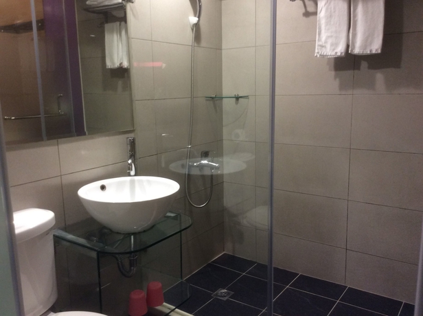 Imagen de la habitación del Hotel Purple Garden. Foto 17