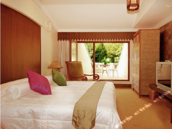 Imagen de la habitación del Hotel Purple Jade Laguna Resort. Foto 3