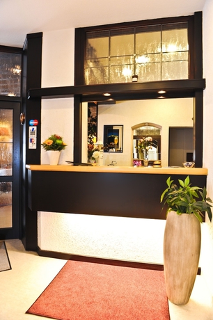 Imagen de los interiores del Hotel Purucker. Foto 17