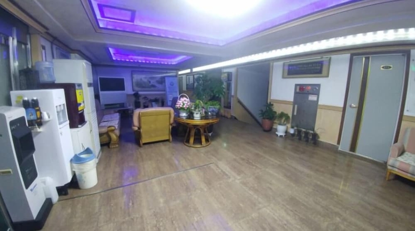 Imagen de los interiores del Hotel Purunsan Youth-tel. Foto 19