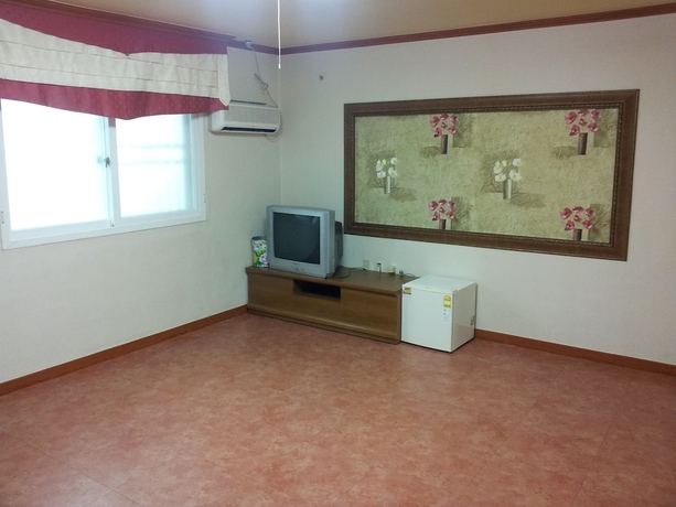 Imagen de la habitación del Hotel Purunsan Youth-tel. Foto 8