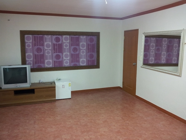 Imagen de la habitación del Hotel Purunsan Youth-tel. Foto 9