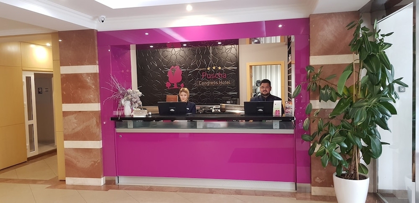 Imagen de los interiores del Hotel Puscha Congress. Foto 19