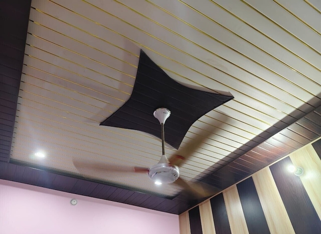 Imagen de la habitación del Hotel Pushpanjali Grand Inn. Foto 5