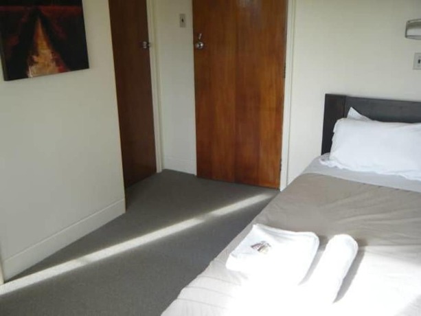 Imagen de la habitación del Hotel Putaruru. Foto 5