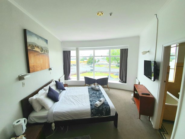 Imagen de la habitación del Hotel Putaruru. Foto 16