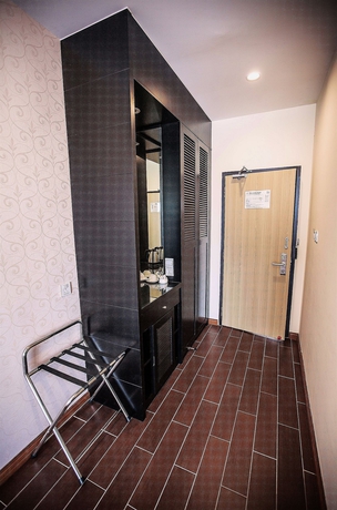 Imagen de la habitación del Hotel Putatan Platinum. Foto 7