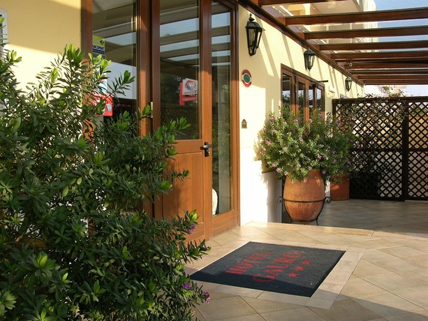 Imagen de los exteriores del Hotel Puteoli Palace. Foto 6