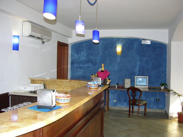 Imagen de los interiores del Hotel Puteoli Palace. Foto 8