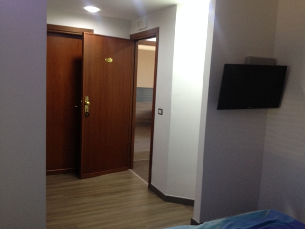 Imagen de la habitación del Hotel Puteoli Palace. Foto 3