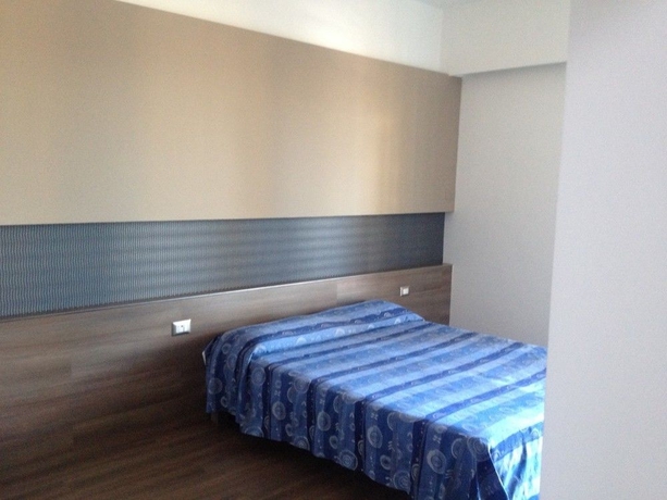 Imagen de la habitación del Hotel Puteoli Palace. Foto 4