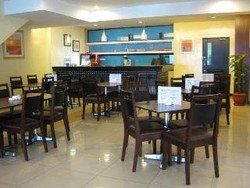 Imagen del bar/restaurante del Hotel Puteri Park. Foto 2