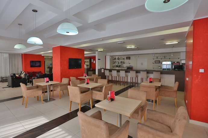 Imagen del bar/restaurante del Hotel Putnik. Foto 6