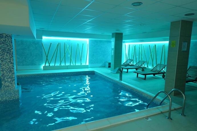 Imagen de la piscina del Hotel Putnik Inn Belgrade. Foto 20