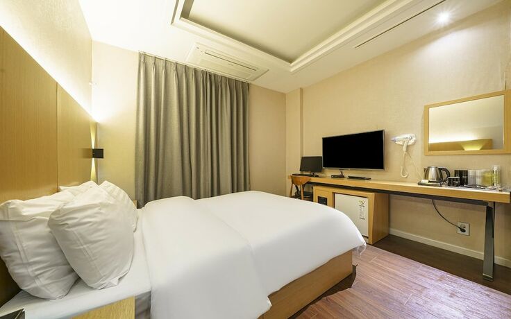 Imagen de la habitación del Hotel Pyeongchon Avenue 186. Foto 13