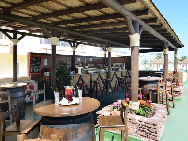 Imagen del bar/restaurante del Hotel Pyr Fuengirola. Foto 3