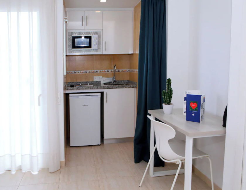 Imagen de la habitación del Hotel Pyr Fuengirola. Foto 7