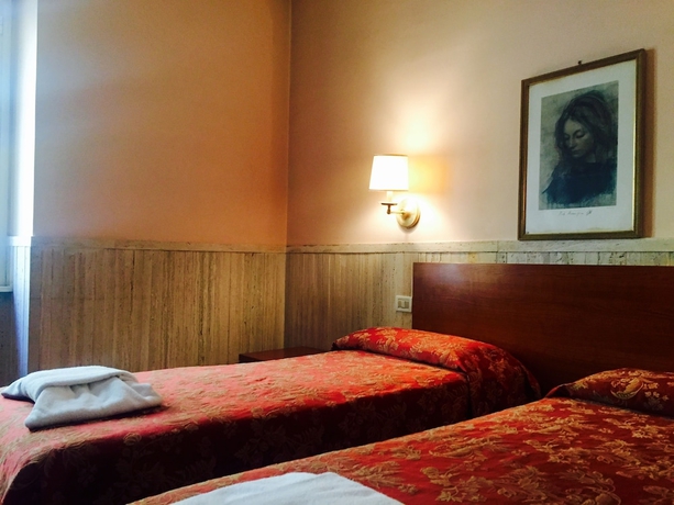 Imagen de la habitación del Hotel Pyramid. Foto 5