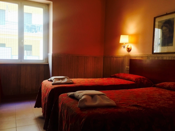 Imagen de la habitación del Hotel Pyramid. Foto 6