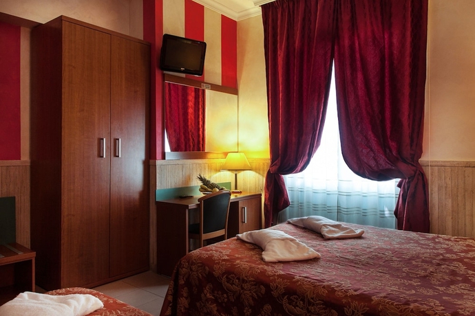 Imagen de la habitación del Hotel Pyramid. Foto 7