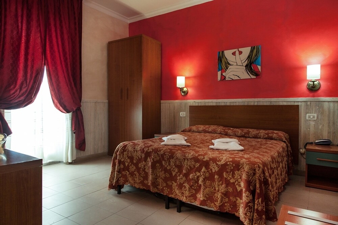 Imagen de la habitación del Hotel Pyramid. Foto 8